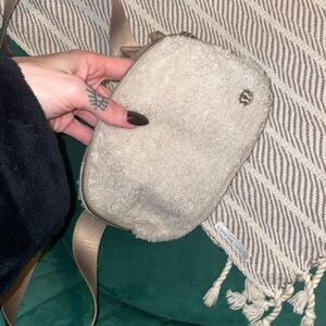 Lululemon Sherpa everywhere belt bag